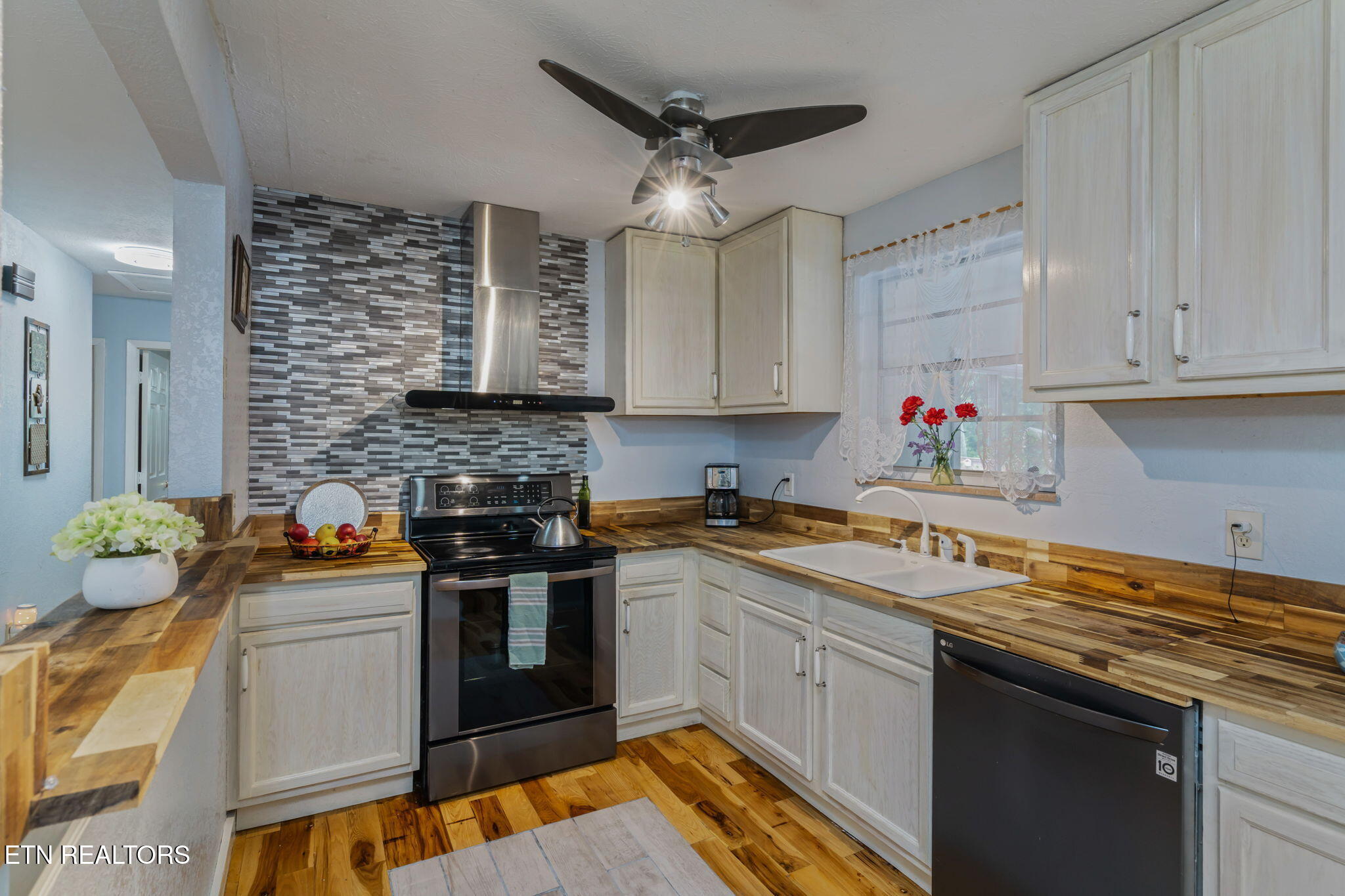 6901 Texas Valley Road Knoxville, TN 37938 - Photo 15 of 60 15-web-or-mls-6901 Texas Valley Road-7