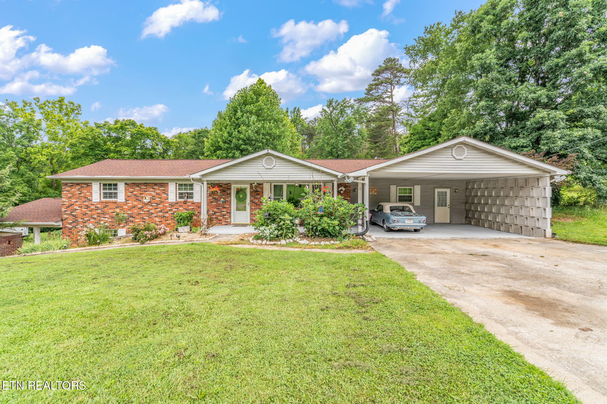 6901 Texas Valley Road Knoxville, TN 37938 - Photo 4 of 60 4-web-or-mls-6901 Texas Valley Road-39