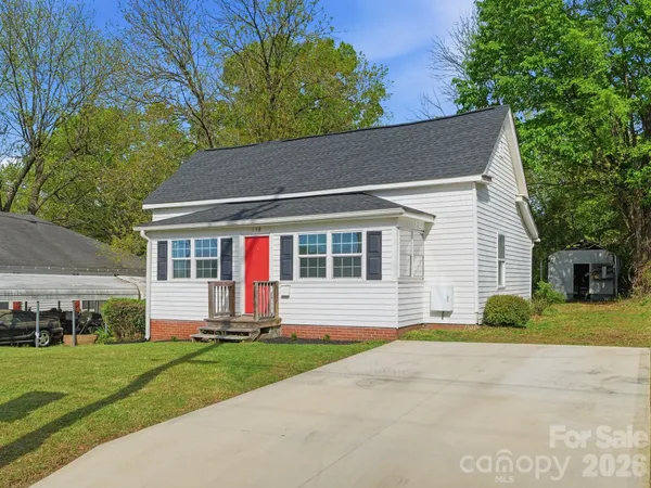 $224,999 | 158 Northwest Academy Street, Concord, NC 28025