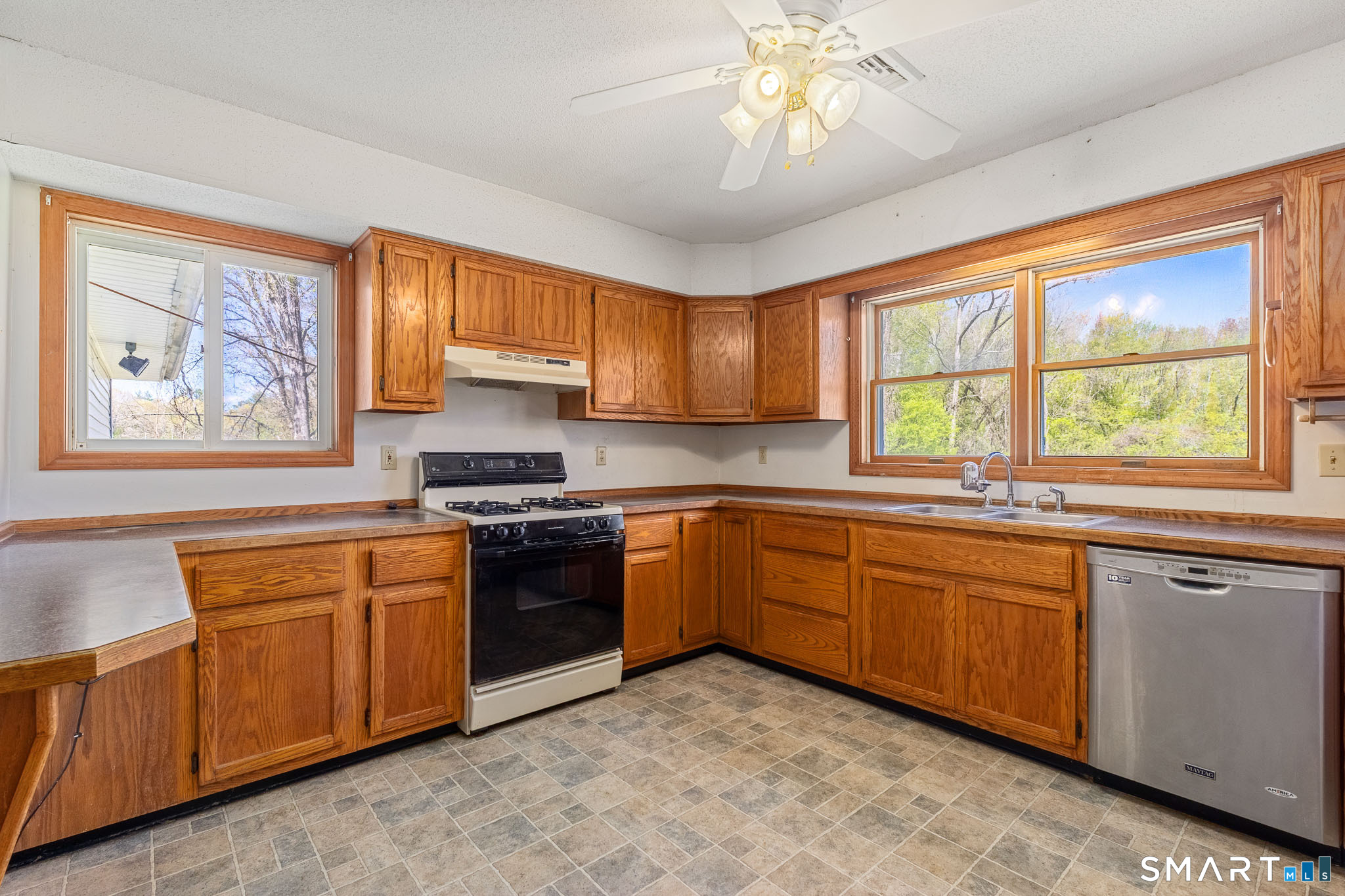 77 Latham Road Willington, CT 06279 - Photo 10 of 36