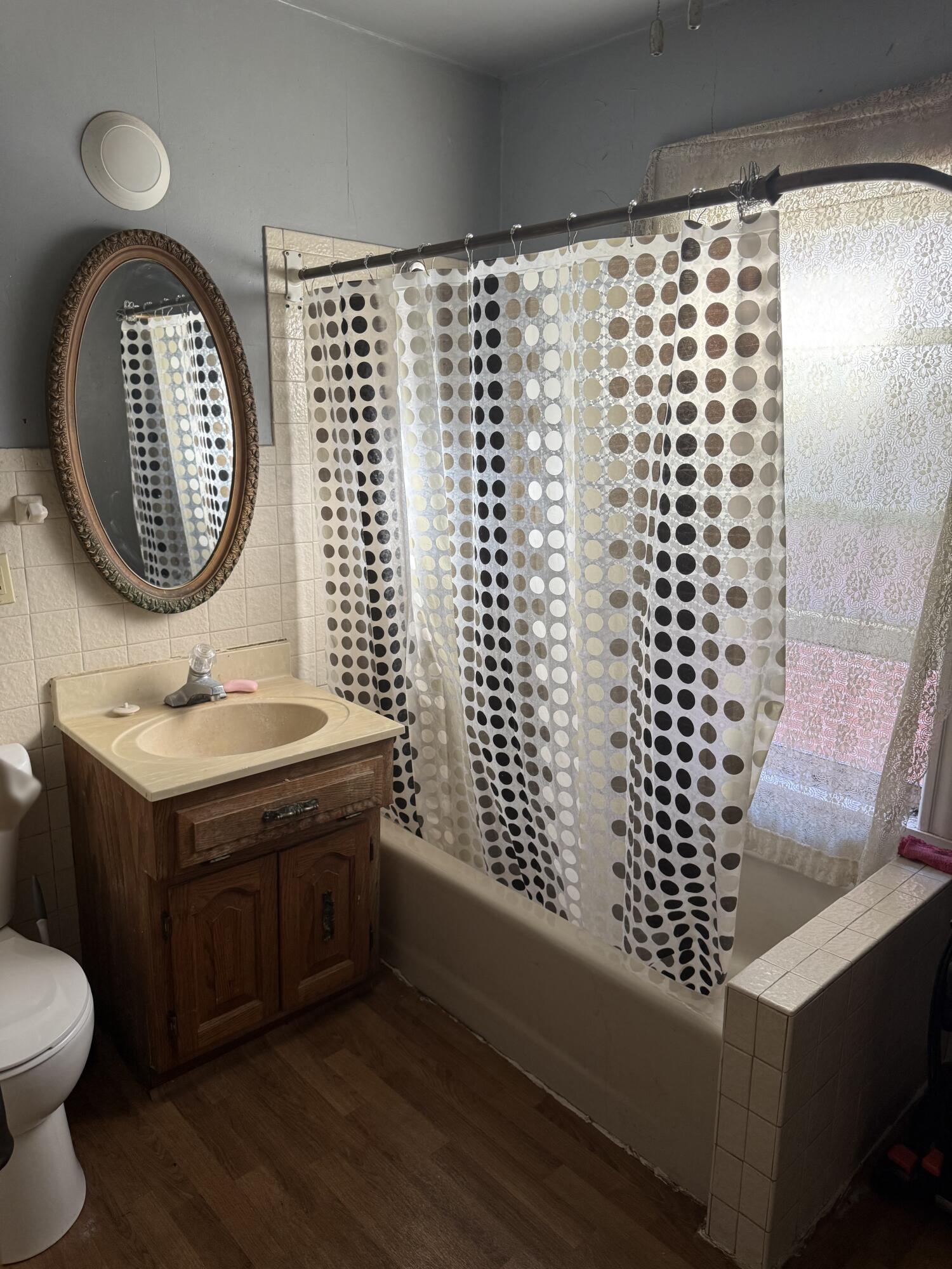 1444 Blake Avenue Racine, WI 53404 - Photo 2 of 13 IMG_4134