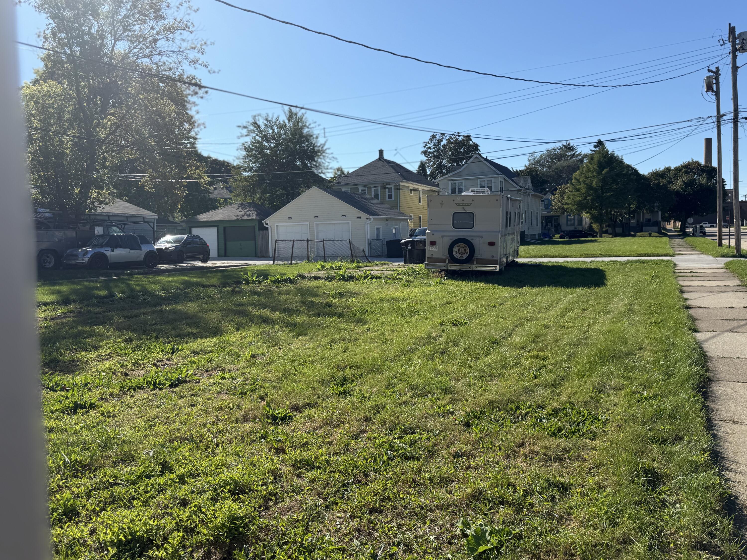 1444 Blake Avenue Racine, WI 53404 - Photo 3 of 13 IMG_4131