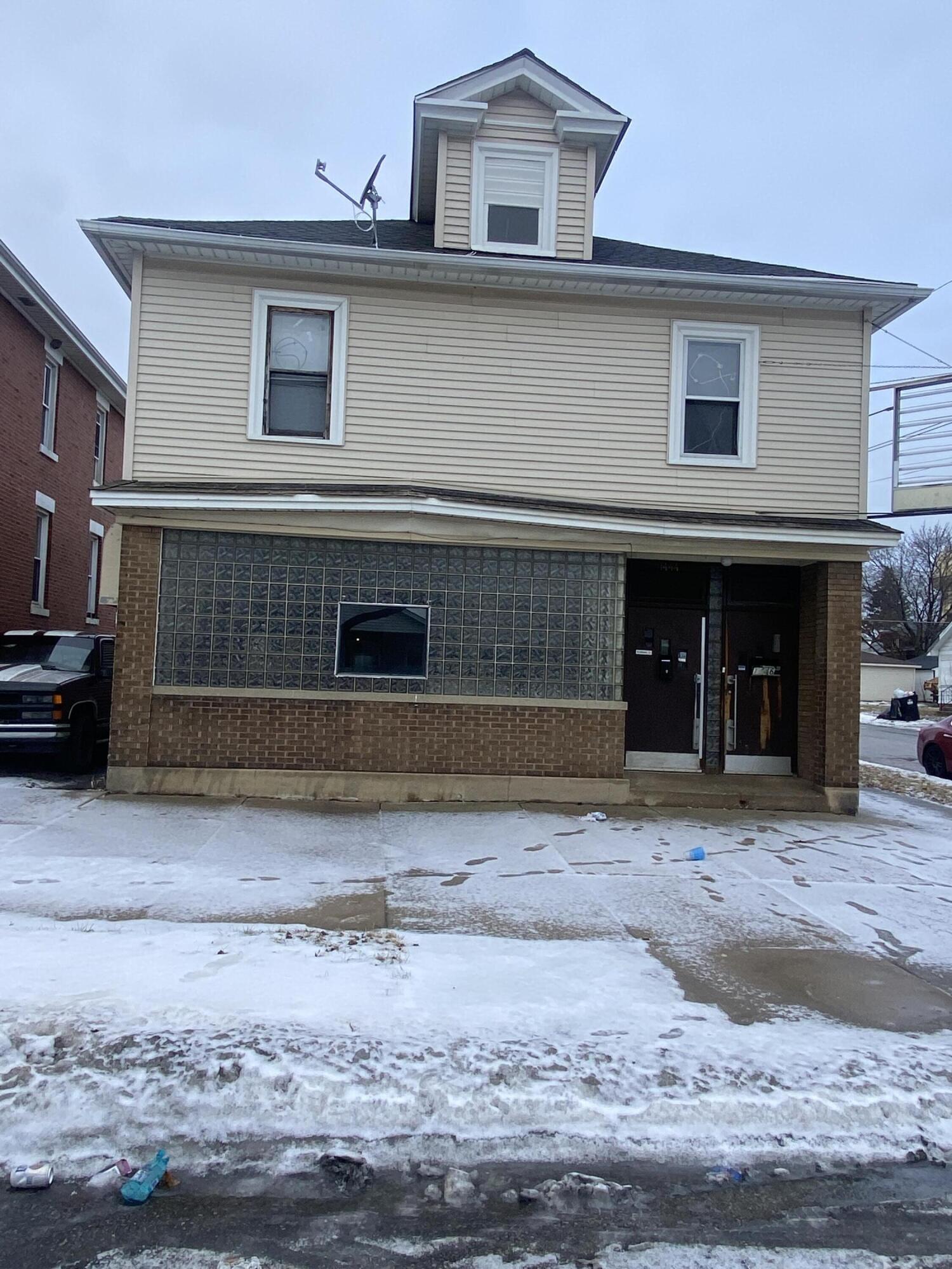 1444 Blake Avenue Racine, WI 53404 - Photo 4 of 13 IMG_3697