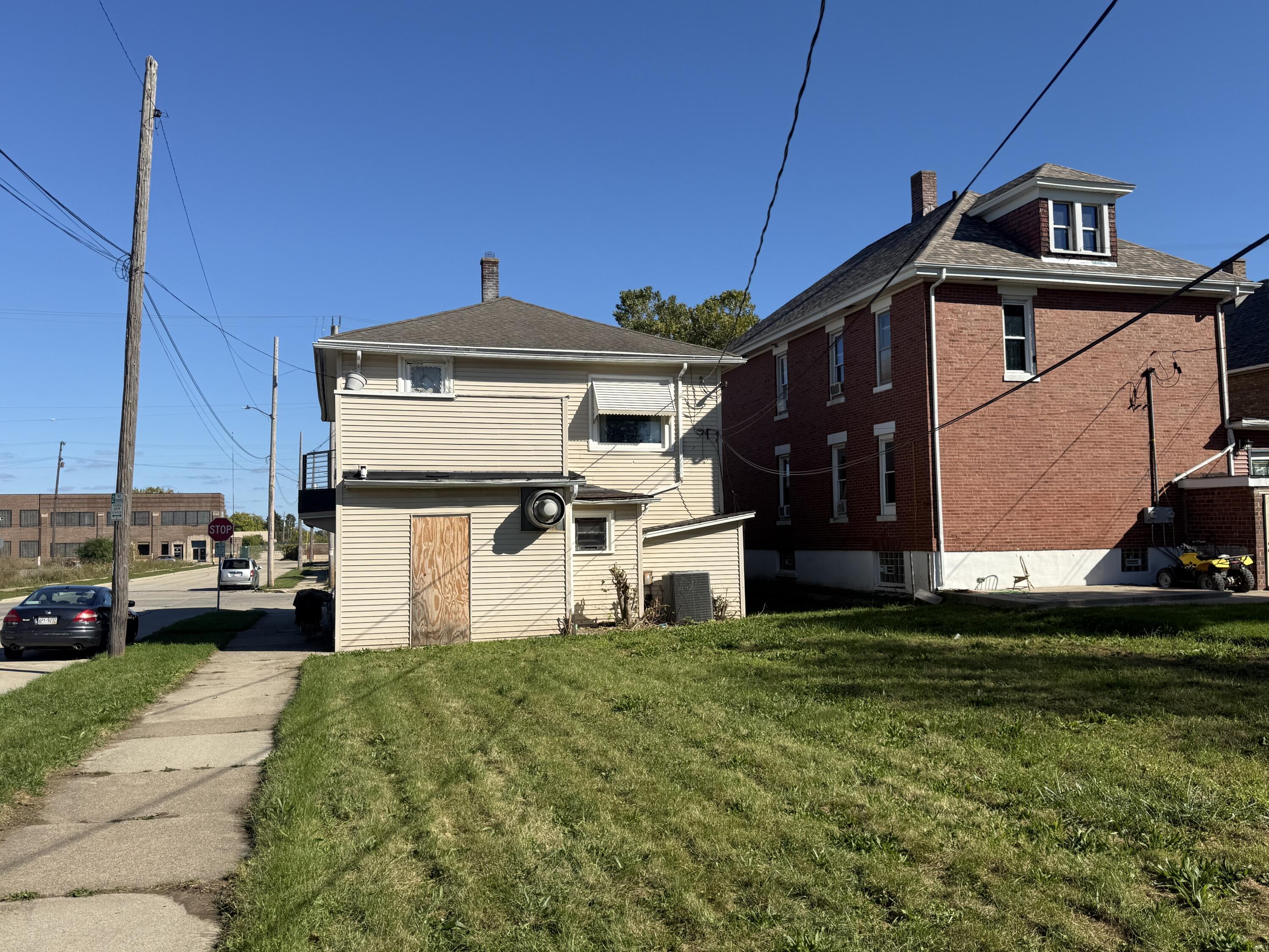 1444 Blake Avenue Racine, WI 53404 - Photo 7 of 13 IMG_4129