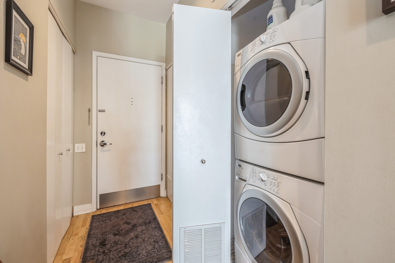 950 West Huron Street, Unit 402 Chicago, IL 60642 - Photo 9 of 11