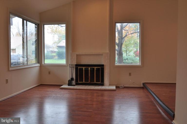 118 South Fox Road Sterling, VA 20164 - Photo 4 of 13 Living Room #2