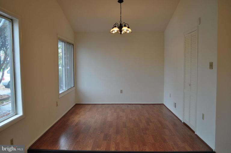 118 South Fox Road Sterling, VA 20164 - Photo 5 of 13 Dining Room