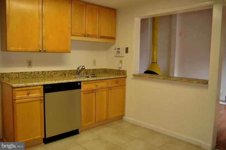 118 South Fox Road Sterling, VA 20164 - Photo 10 of 13 Kitchen #3