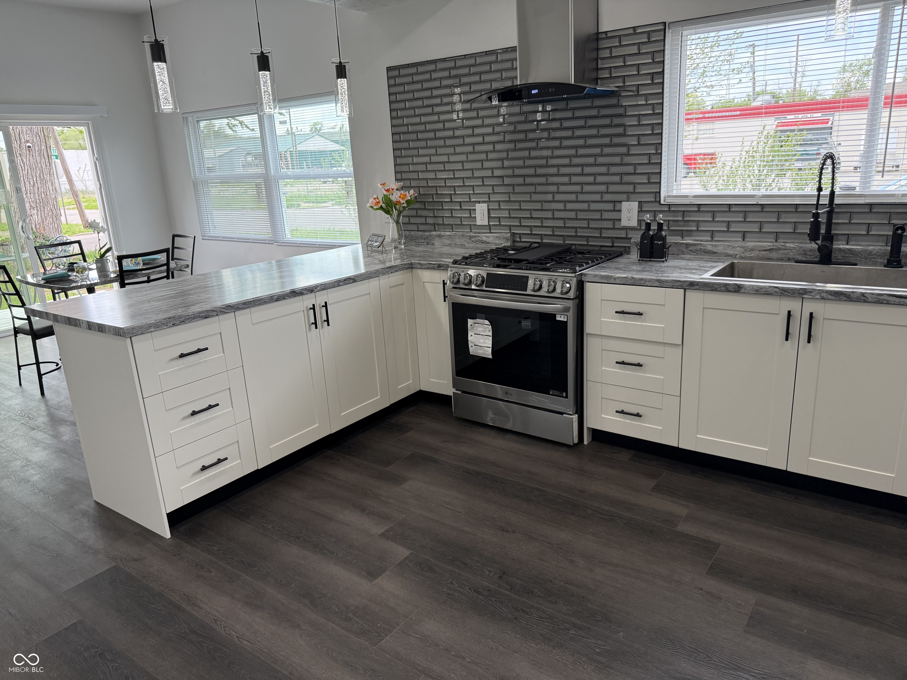 1327 Union Street Columbus, IN 47201 - Photo 11 of 31 Gallery Image 11