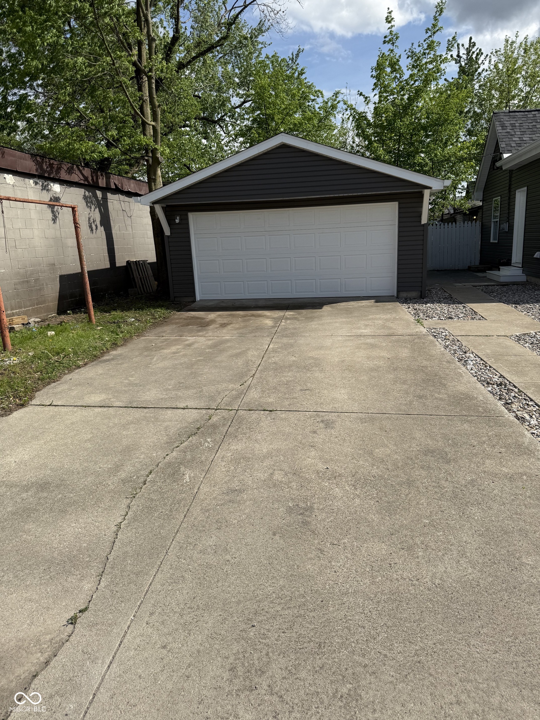1327 Union Street Columbus, IN 47201 - Photo 7 of 31 Gallery Image 7