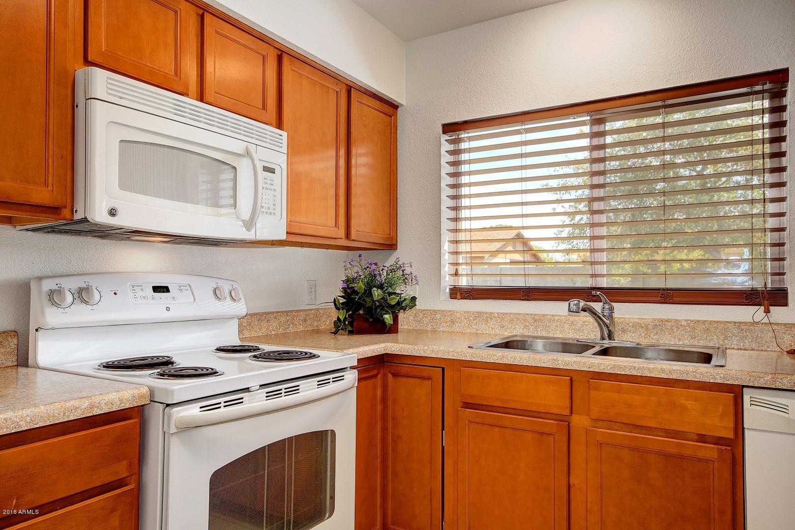 6413 West Hatcher Road Glendale, AZ 85302 - Photo 3 of 18 0009-Hatcher (8)