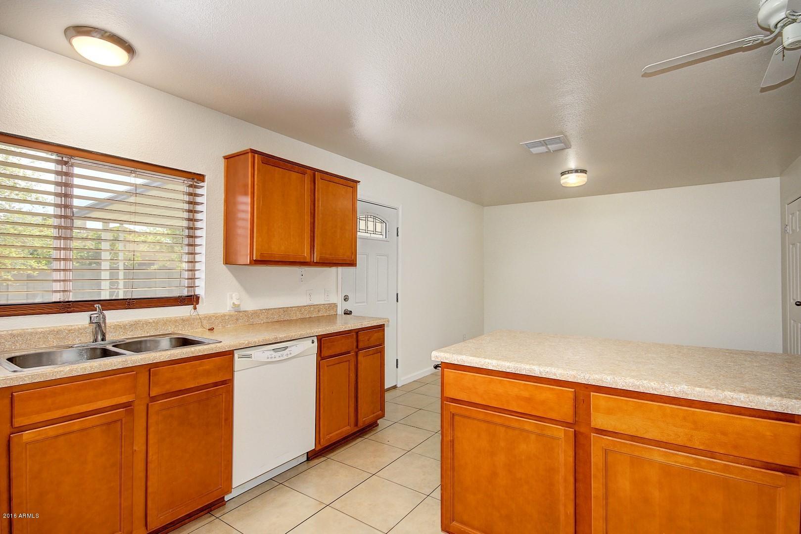 6413 West Hatcher Road Glendale, AZ 85302 - Photo 6 of 18 0008-Hatcher (9)