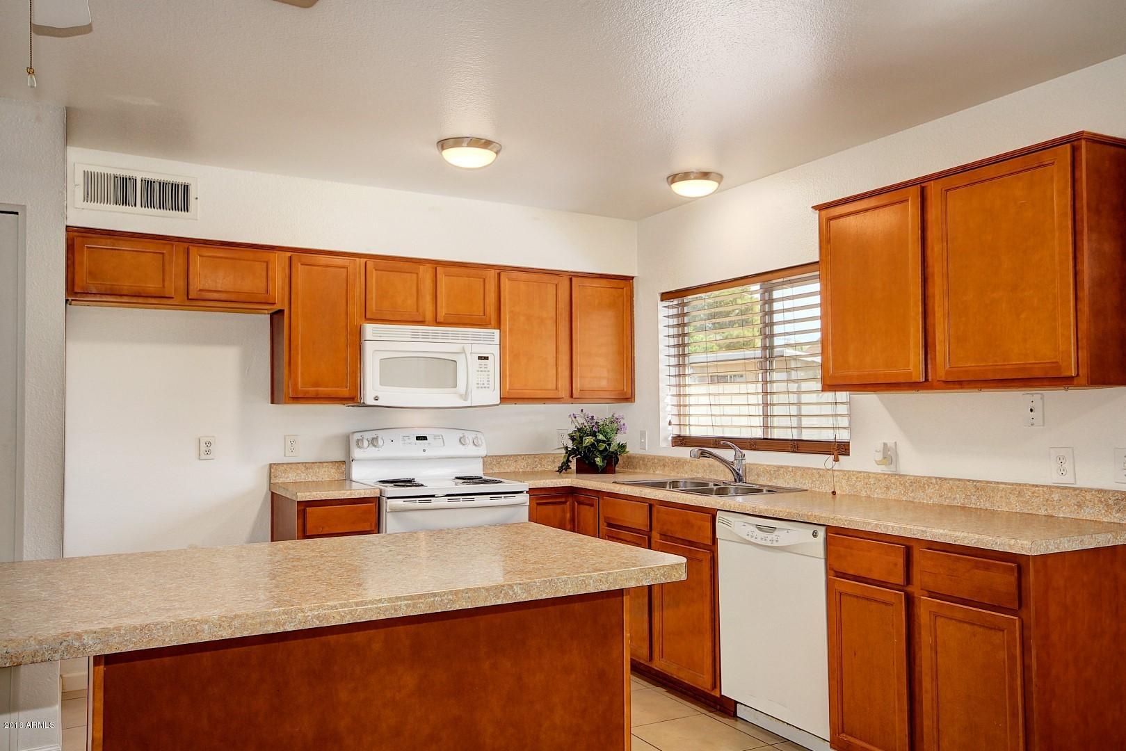 6413 West Hatcher Road Glendale, AZ 85302 - Photo 7 of 18 0010-Hatcher (10)