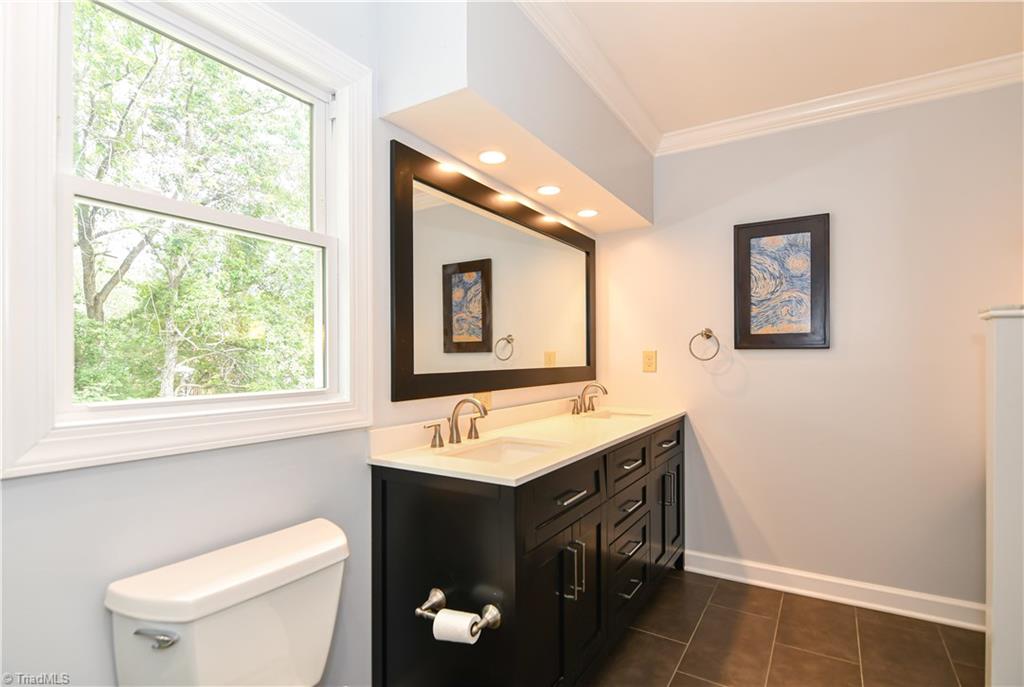 3837 Sandlewood Road High Point, NC 27265 - Photo 18 of 30 Gallery Image 18