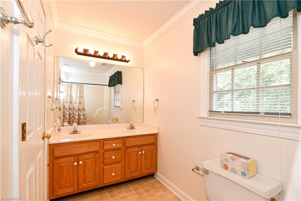 3837 Sandlewood Road High Point, NC 27265 - Photo 20 of 30 Gallery Image 20