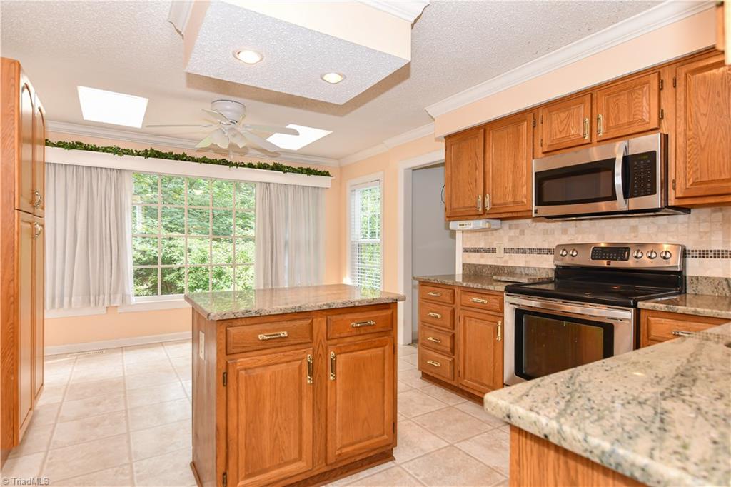 3837 Sandlewood Road High Point, NC 27265 - Photo 9 of 30 Gallery Image 9
