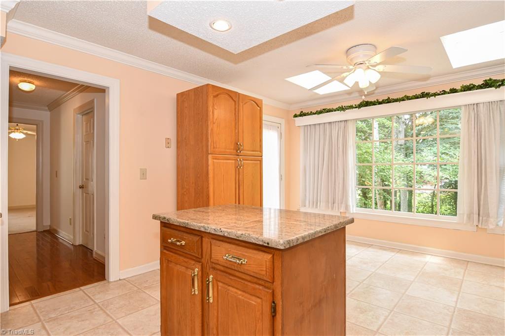 3837 Sandlewood Road High Point, NC 27265 - Photo 10 of 30 Gallery Image 10