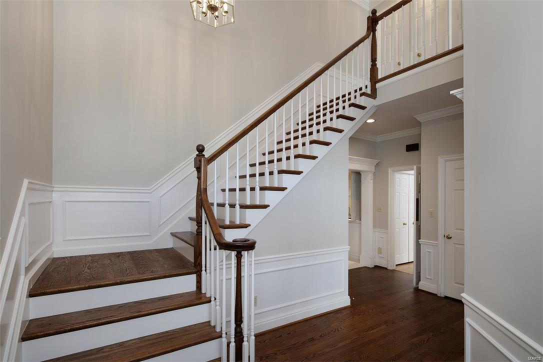 9027 Sedgwick Place Road St. Louis, MO 63124 - Photo 3 of 14