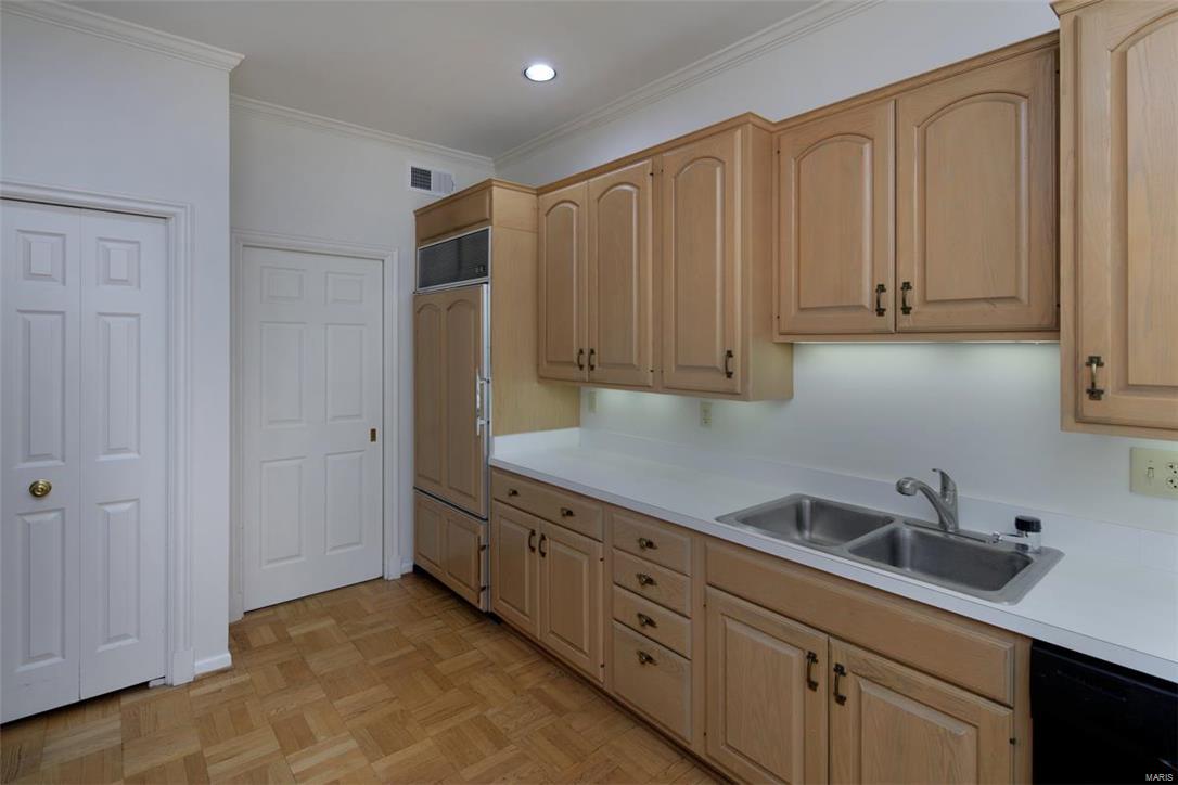 9027 Sedgwick Place Road St. Louis, MO 63124 - Photo 8 of 14