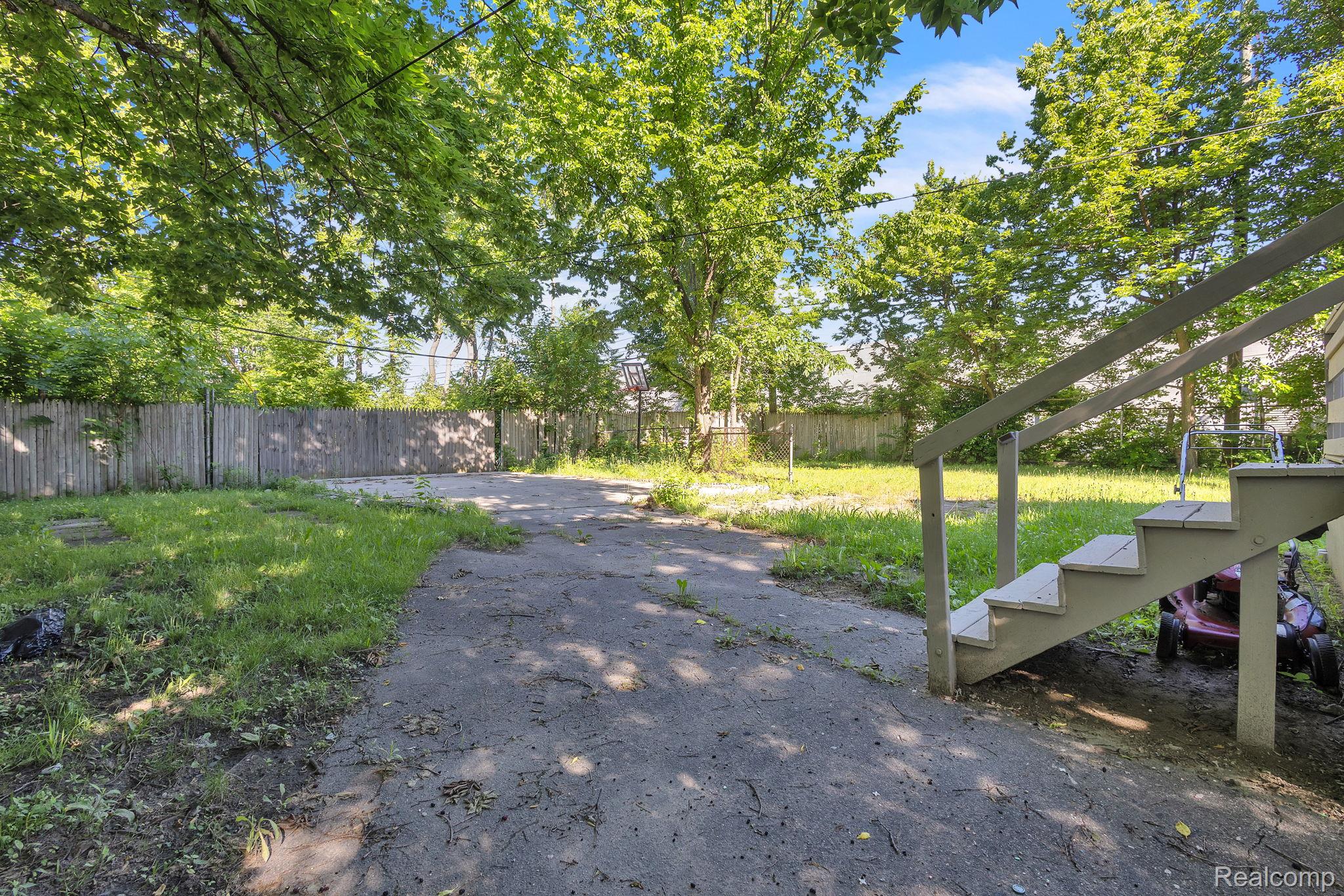 4877 Maynard Street Detroit, MI 48215 - Photo 35 of 41 6-web-or-mls-FZ3A6766.jpg