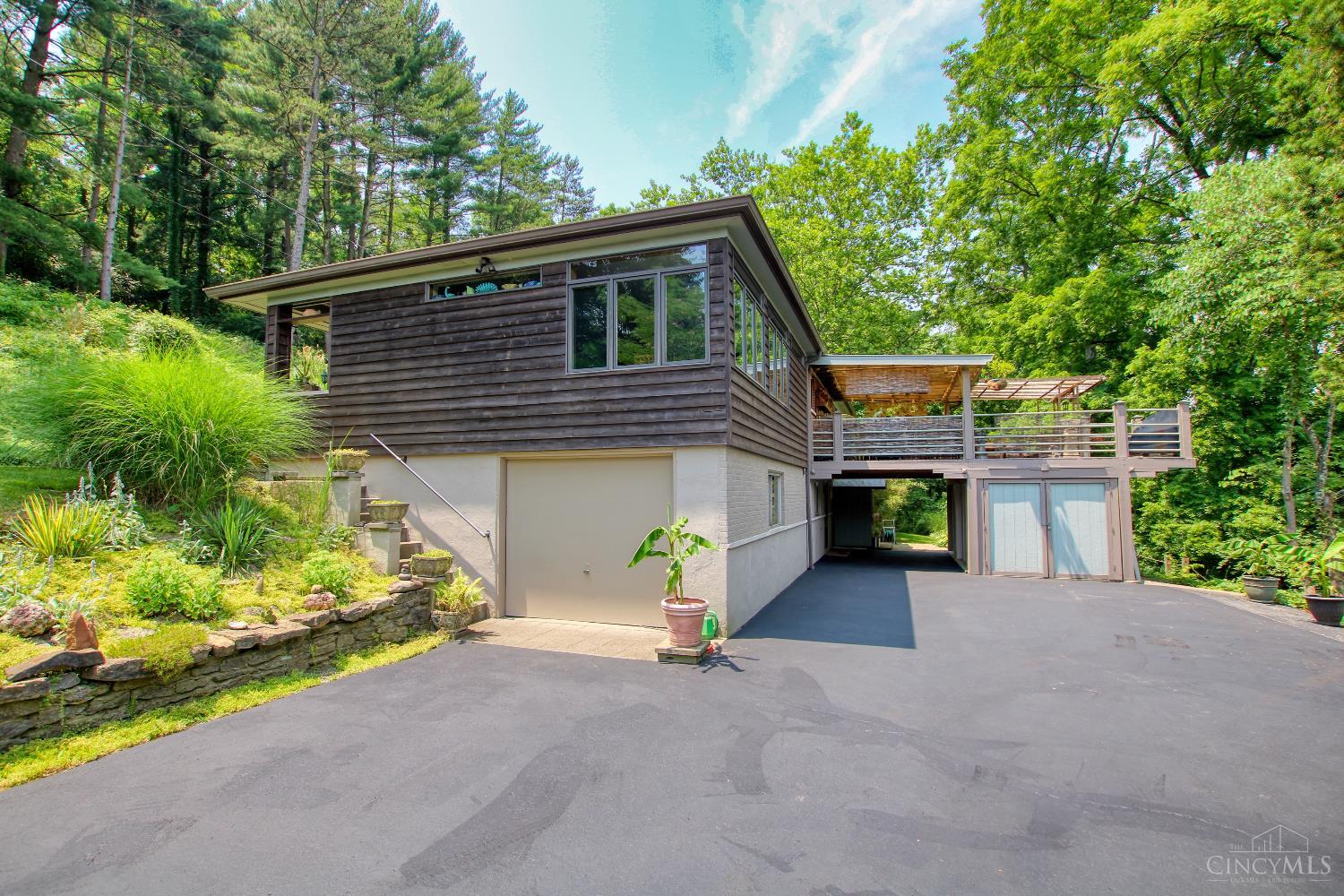 9761 Brehm Road Cincinnati, OH 45252 - Photo 1 of 28 Gallery Image 1