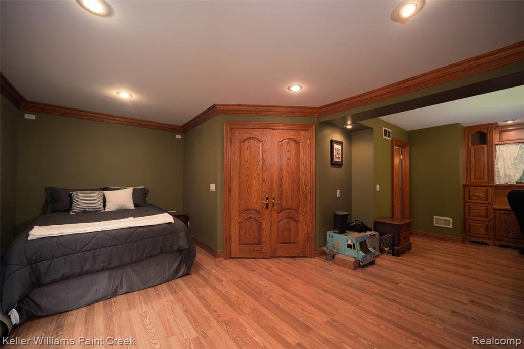 11429 Center Road Fenton, MI 48430 - Photo 15 of 29