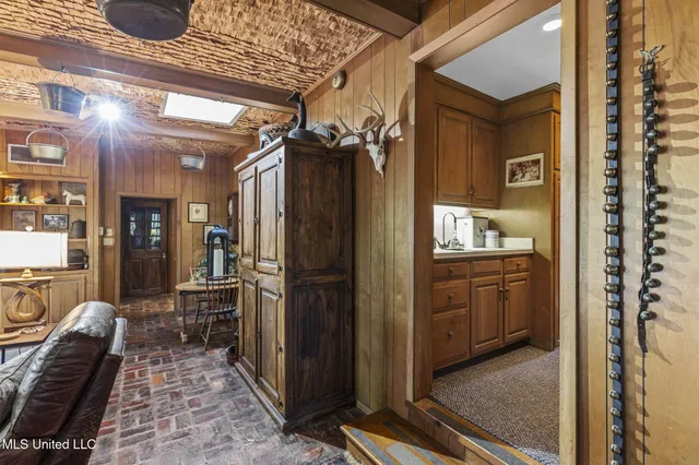 $599,000 | 4019 Old Canton Road, Jackson, MS 39216