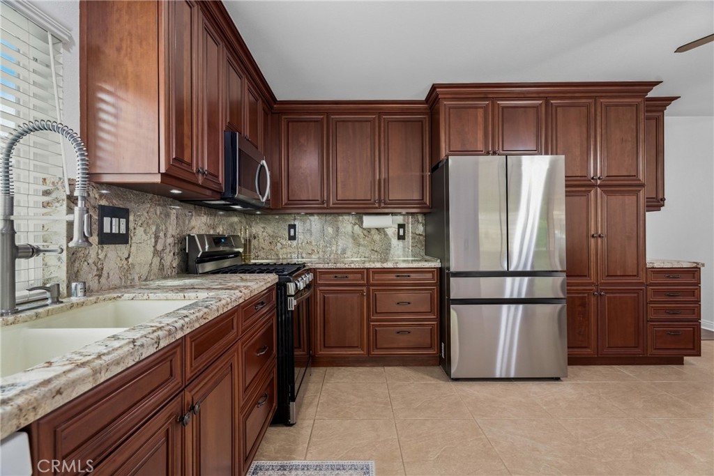 20755 Benz Road Saugus, CA 91350 - Photo 10 of 34 Gallery Image 10