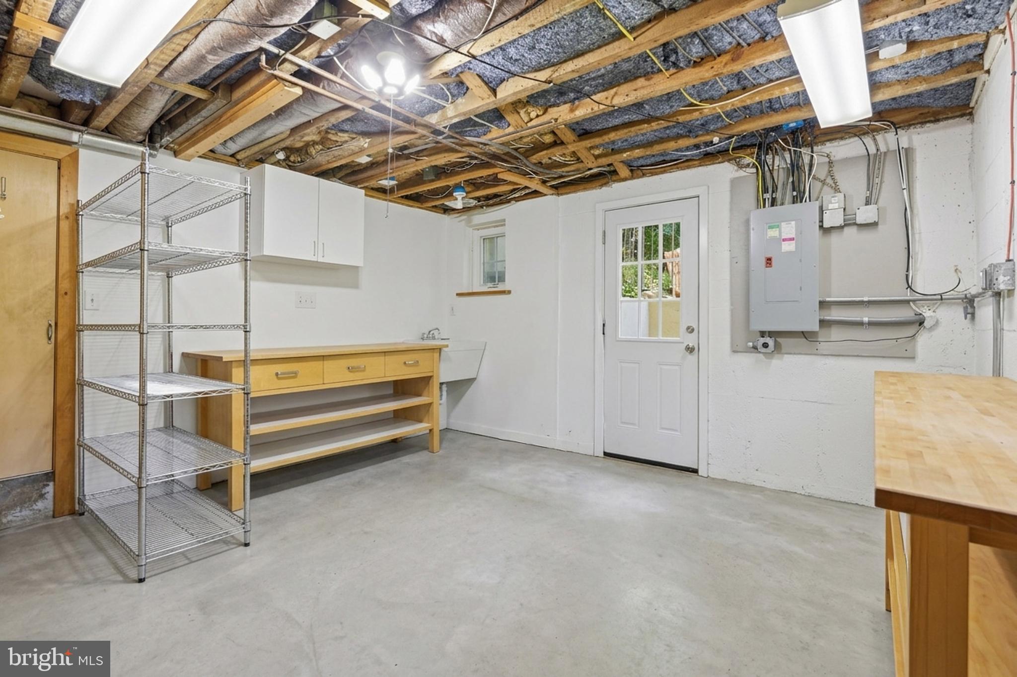 1724 Robinhood Road Annapolis, MD 21401 - Photo 40 of 73 Utility room and craft area