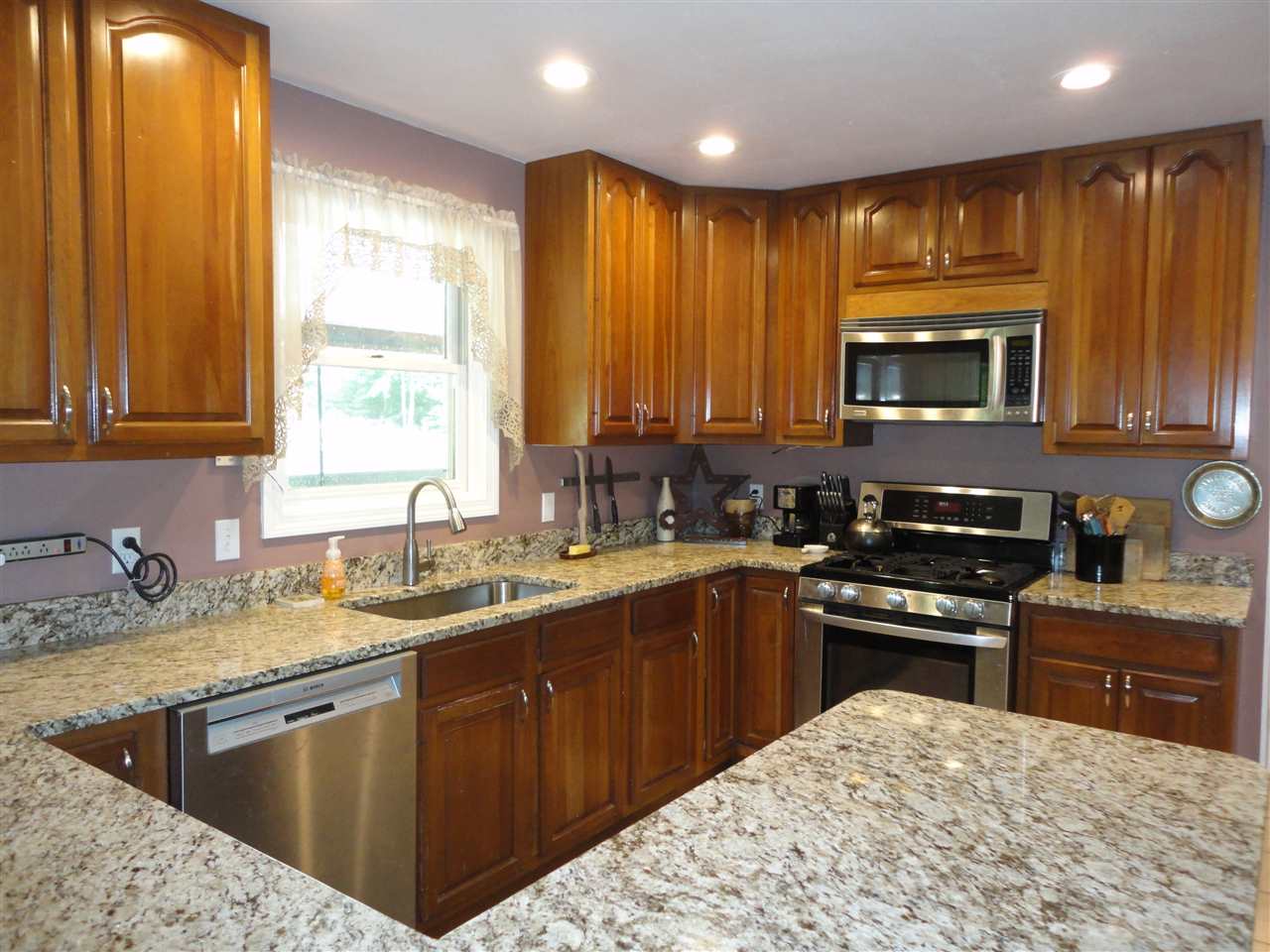 78 Putnam Hill Road Wilton, NH 03086 - Photo 7 of 40