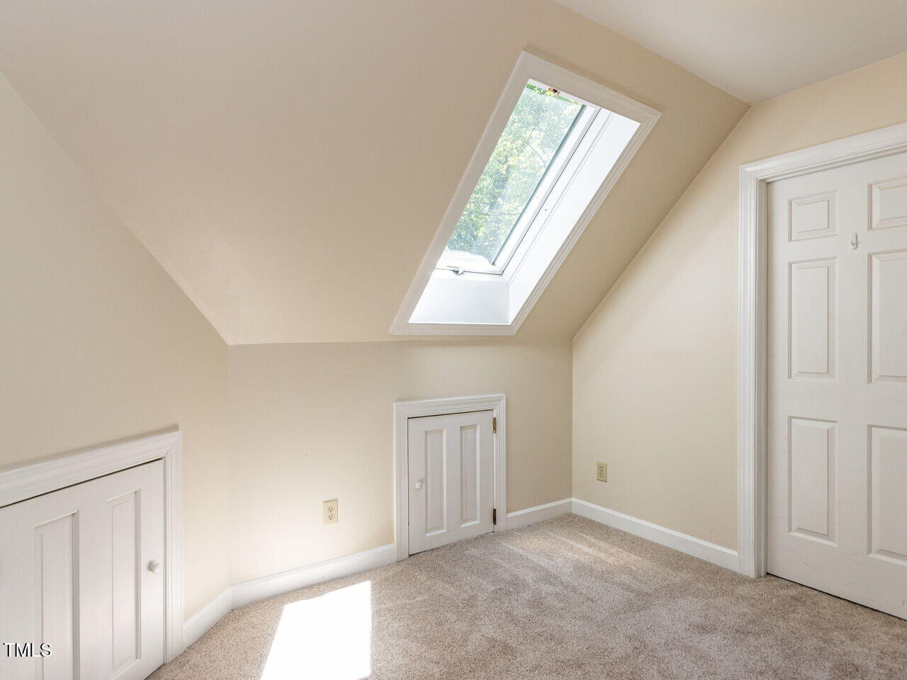 315 King George Loop Cary, NC 27511 - Photo 27 of 39 an empty room with windows and closet