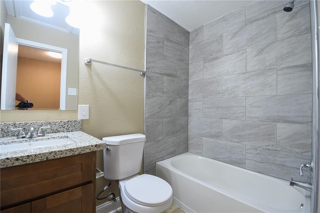 231 Belle Terre Boulevard, Unit B Laplace, LA 70068 - Photo 4 of 6