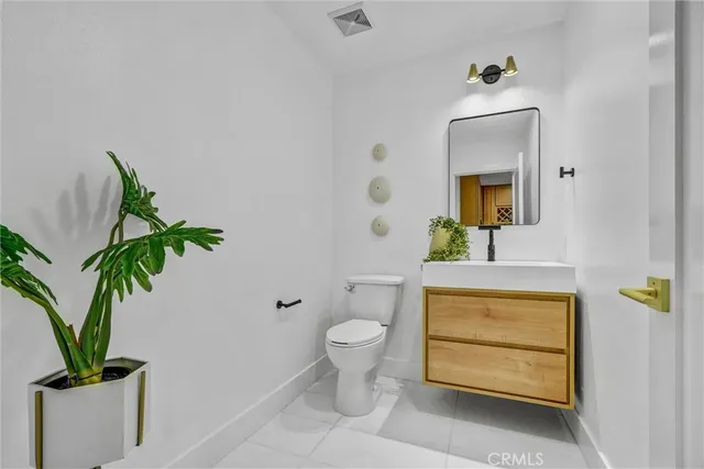 $1,799,500 | 9171 Regatta Drive, Huntington Beach, CA 92646