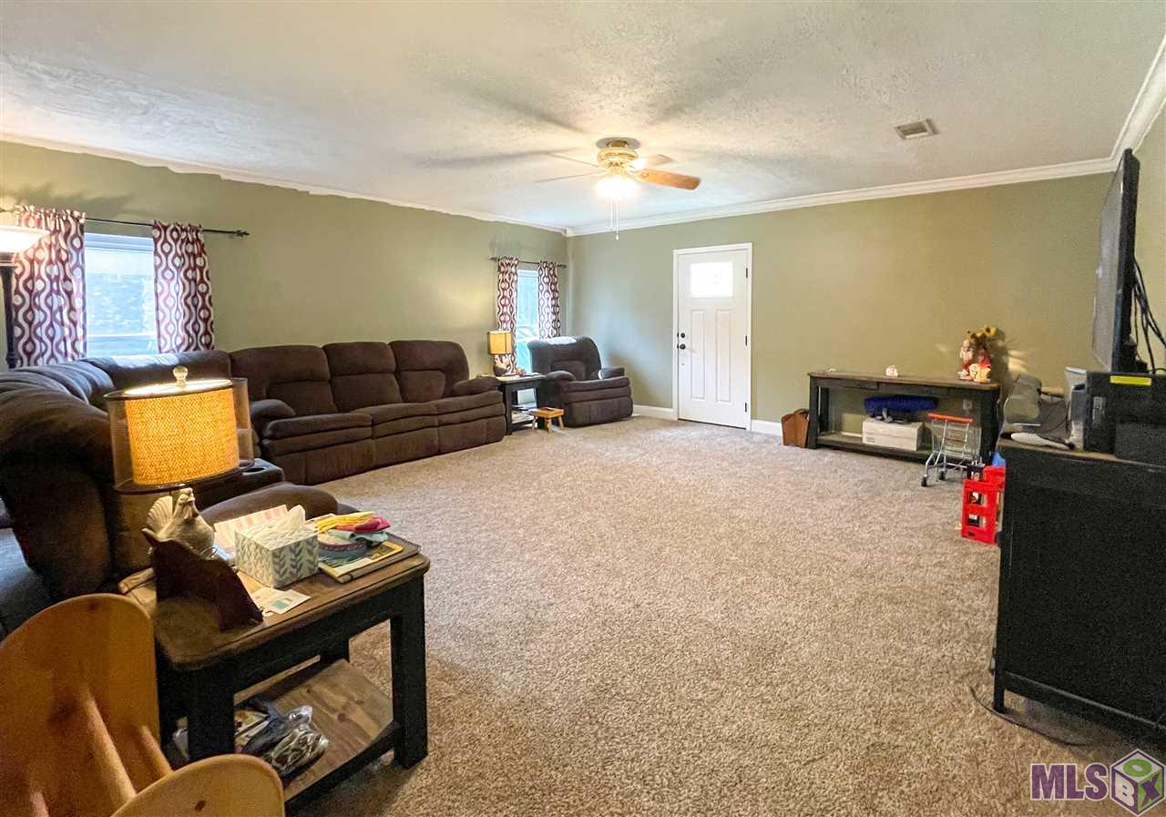 10926 Crossover Road Denham Springs, LA 70726 - Photo 3 of 9