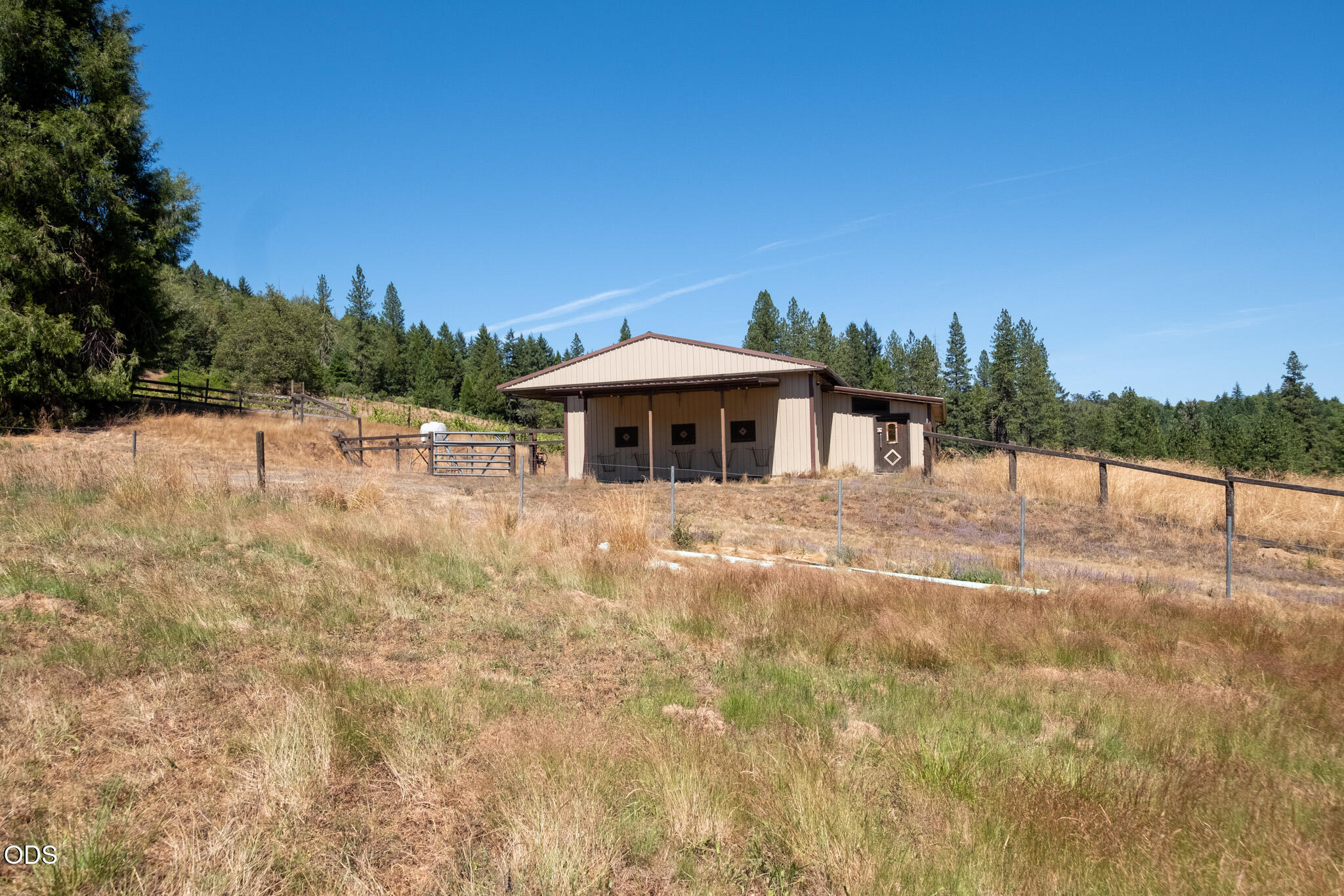 1329 Larson Road Roseburg, OR 97471 - Photo 8 of 65