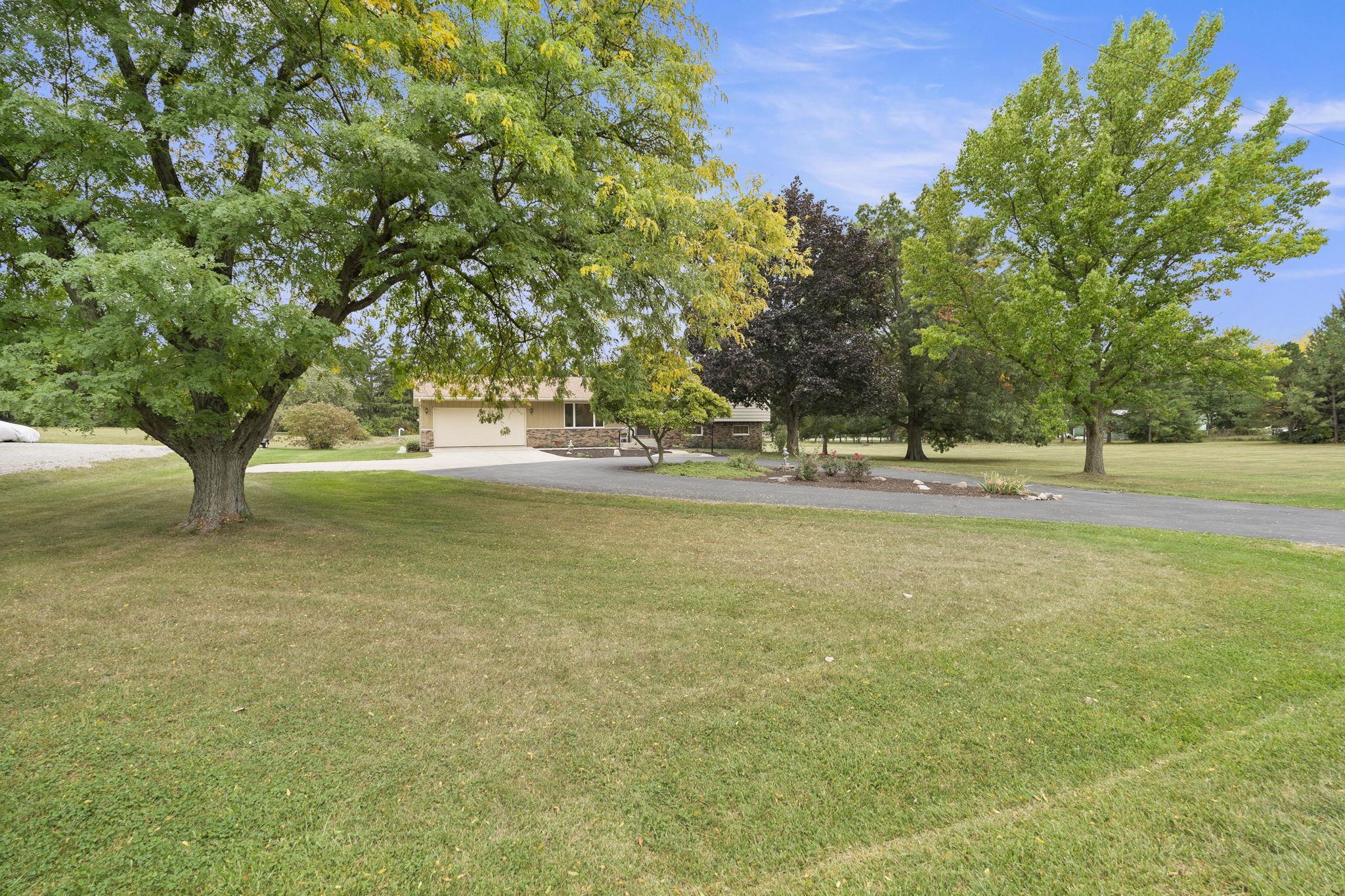 12528 Hardisty Road Fort Wayne, IN 46845 - Photo 6 of 35