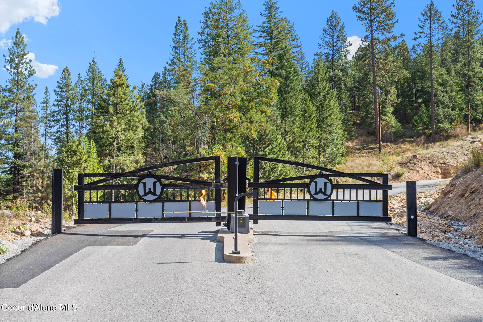 3 Regent Drive Post Falls, ID 83854 - Photo 4 of 16 Privacy Gate