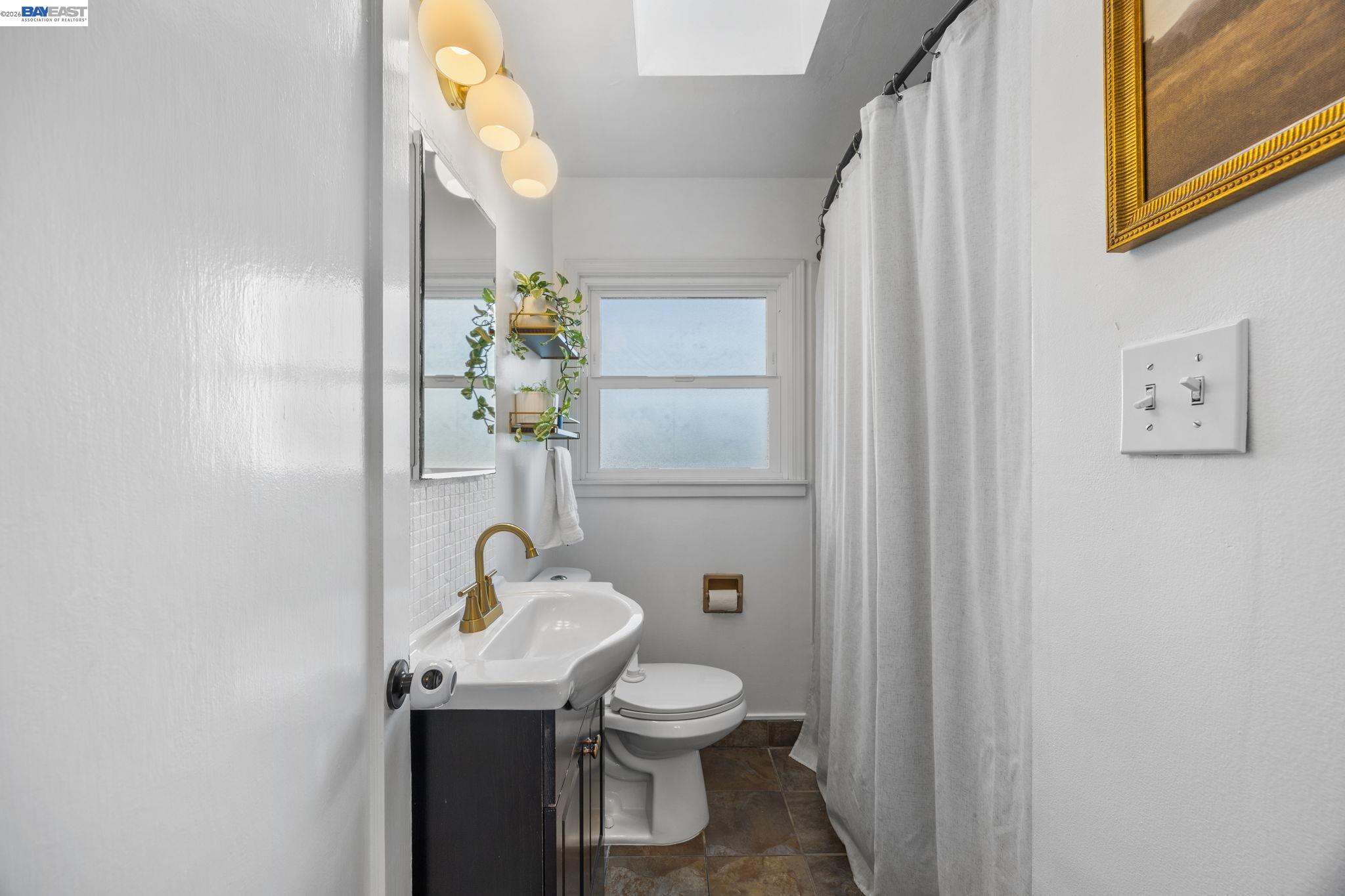 2672 Watson Street Castro Valley, CA 94546 - Photo 12 of 27