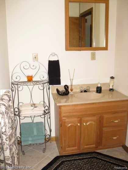 21680 Waltz Road New Boston, MI 48164 - Photo 20 of 25 Bedroom 3 Private full bath