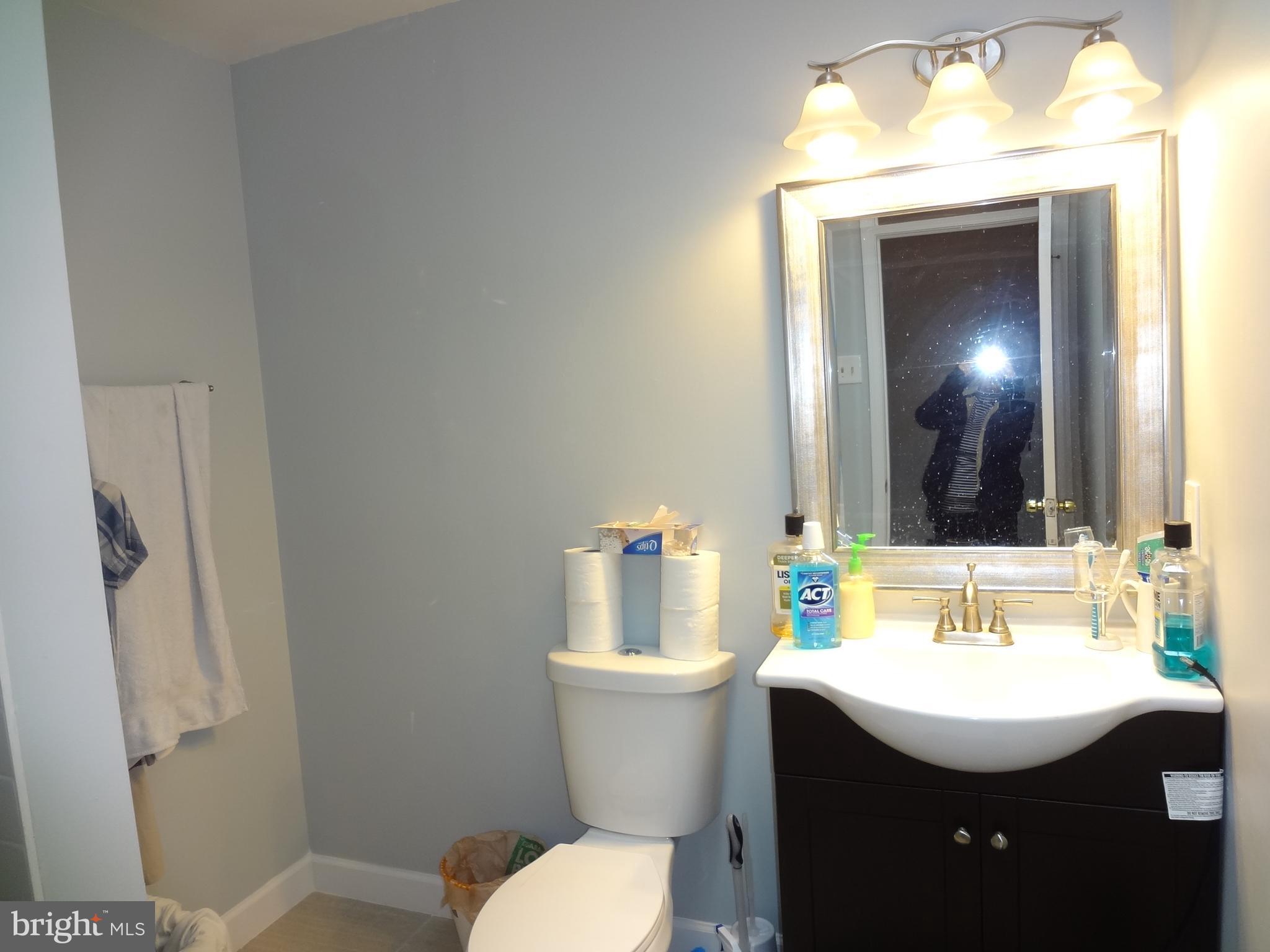 103 North Kennedy Road Sterling, VA 20164 - Photo 13 of 28 Bath