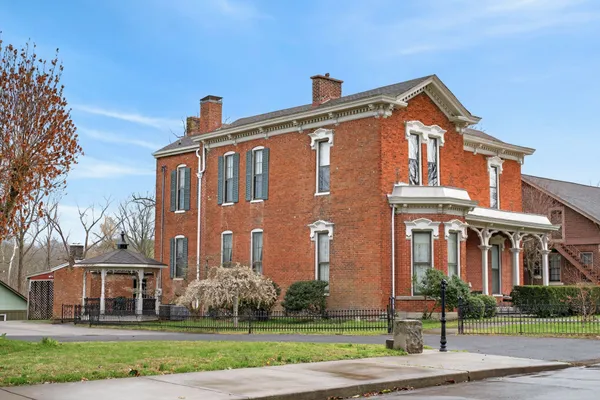 300 North Main Street, Springfield, TN 37172