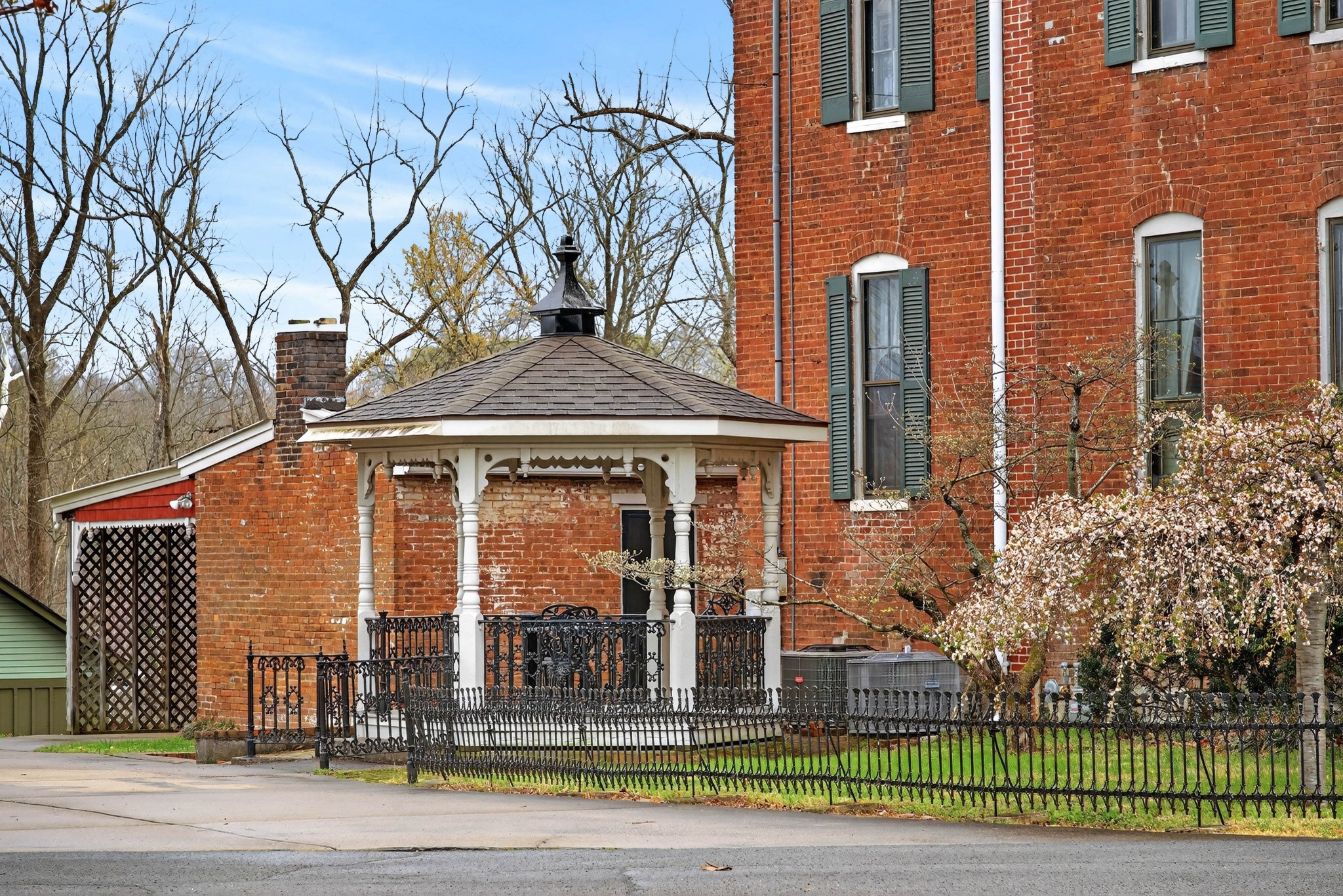 300 North Main Street Springfield, TN 37172 - Photo 2 of 99