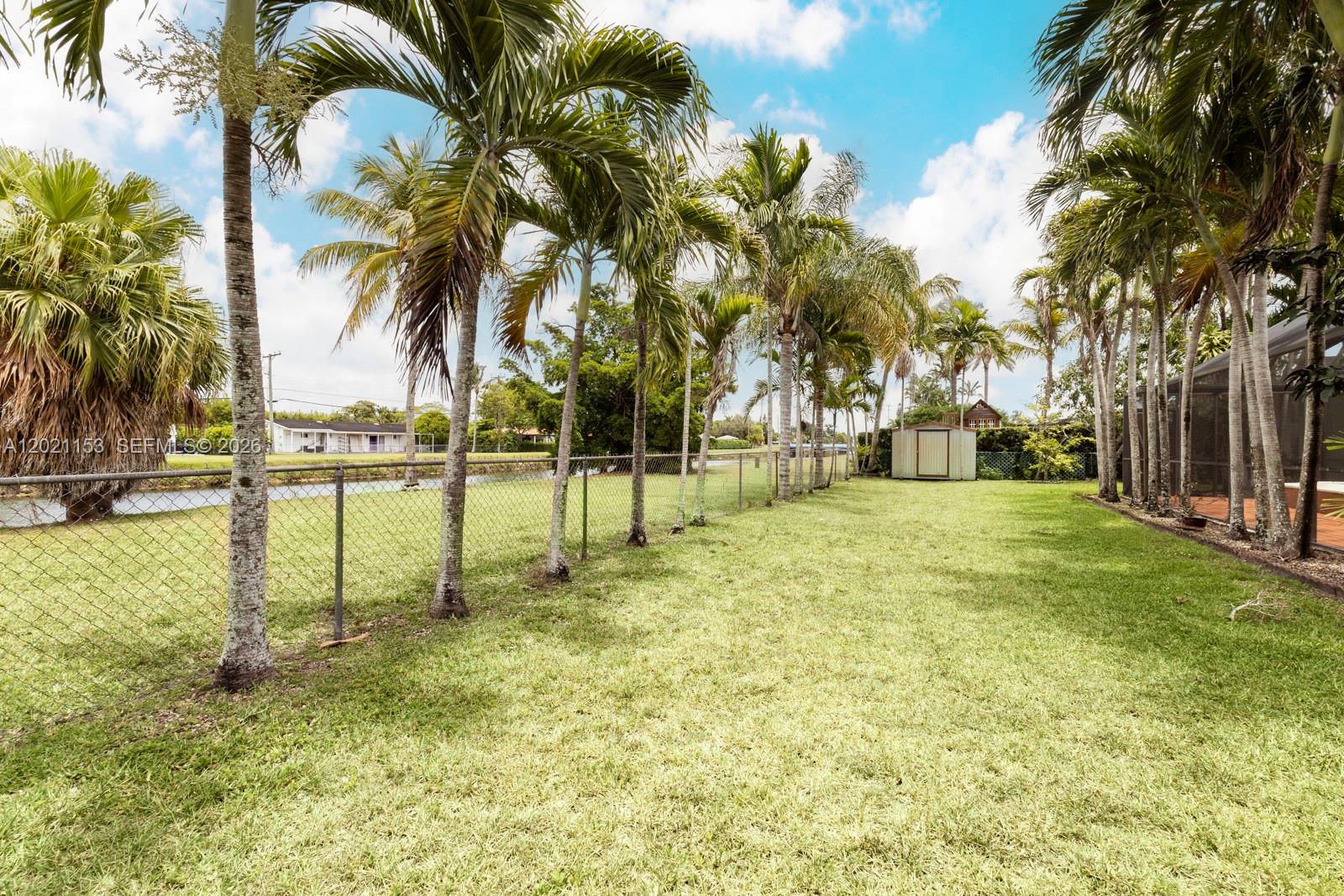 8791 Southwest 85th Street Miami, FL 33173 - Photo 15 of 33