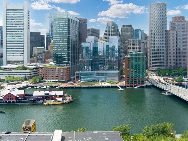 $988,500 | 500 Atlantic Avenue, Unit 16R, Boston, MA 02210