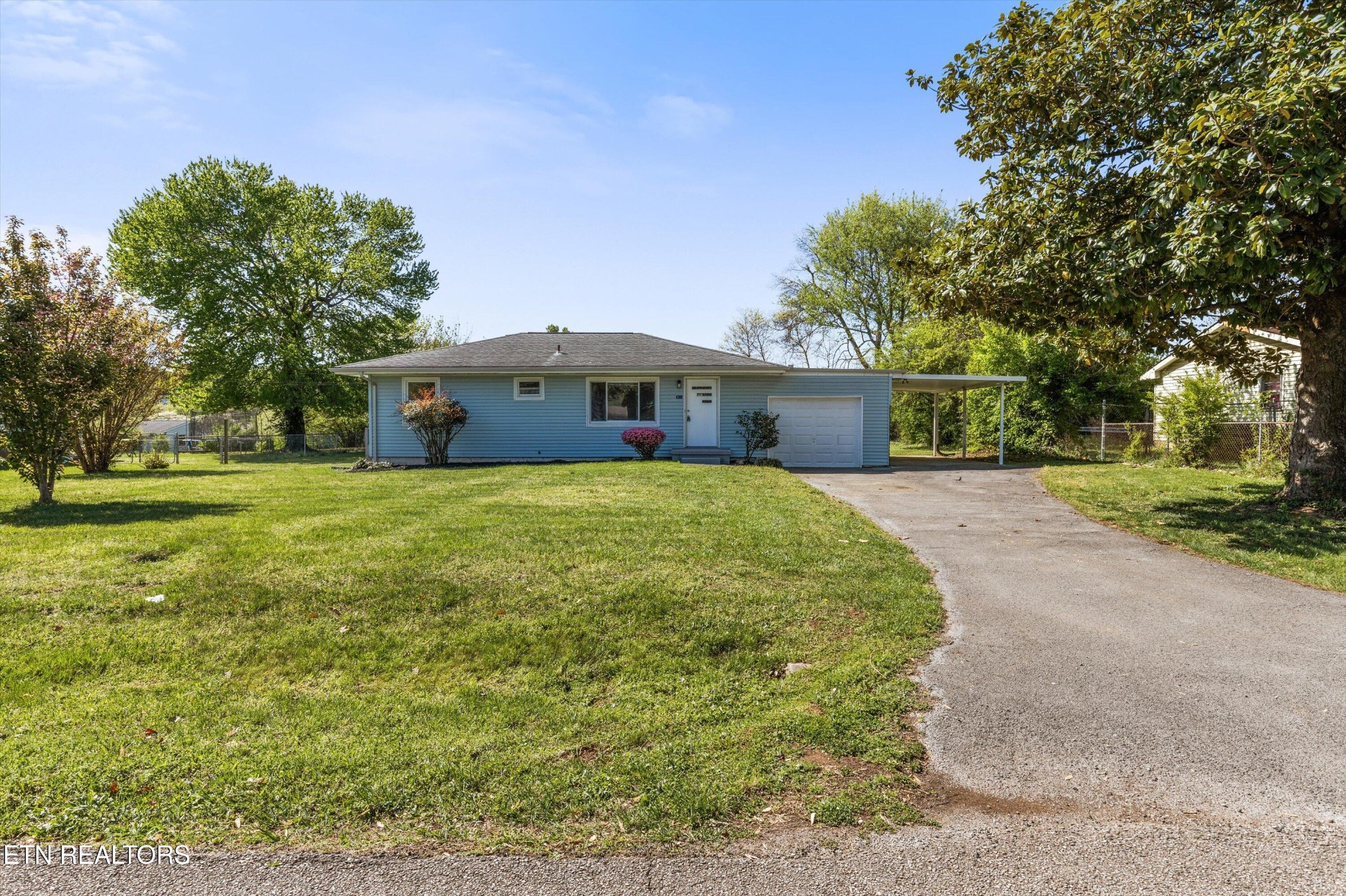 4300 Strolling Road Northwest Knoxville, TN 37912 - Photo 4 of 26 Gallery Image 4