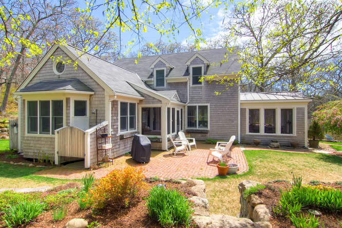 19 North Tabor Farm Road Chilmark, MA 02535 - Photo 4 of 24 Gallery Image 4