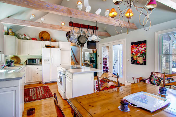 19 North Tabor Farm Road Chilmark, MA 02535 - Photo 6 of 24 Gallery Image 6