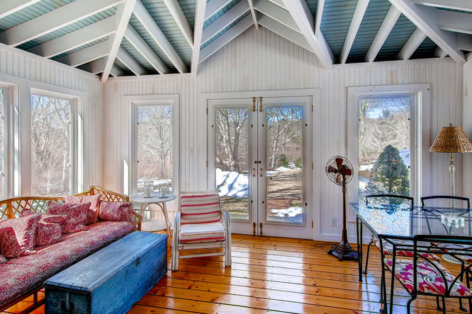 19 North Tabor Farm Road Chilmark, MA 02535 - Photo 10 of 24 Sunroom/Screened porch
