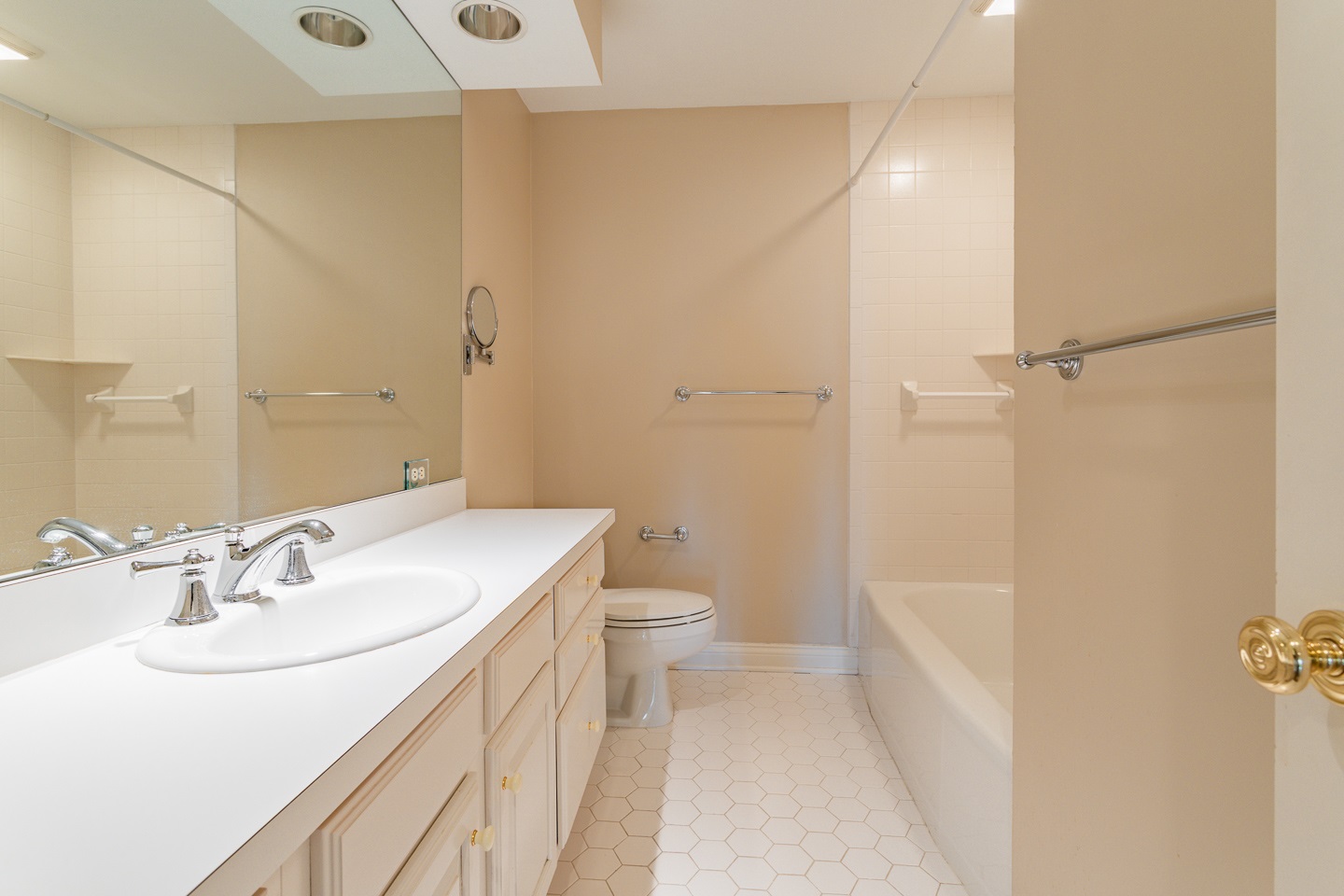 5901 Newburgh Road Evansville, IN 47715 - Photo 15 of 36 Gallery Image 15