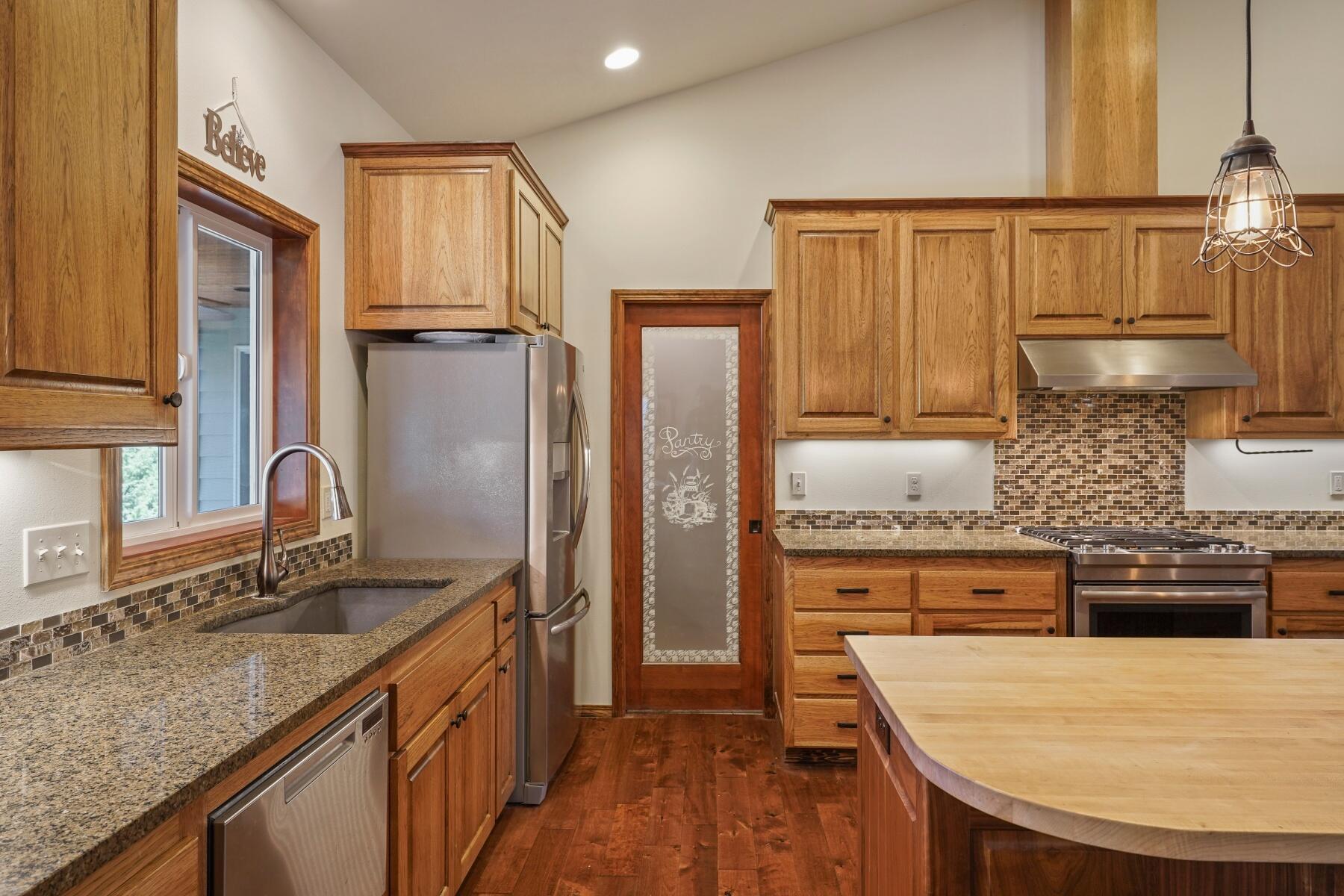 6897 Southwest Valley View Road Powell Butte, OR 97753 - Photo 23 of 43 batch_DSC05274